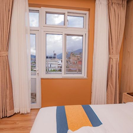 Hotel Vistara Kathmandu Exteriör bild