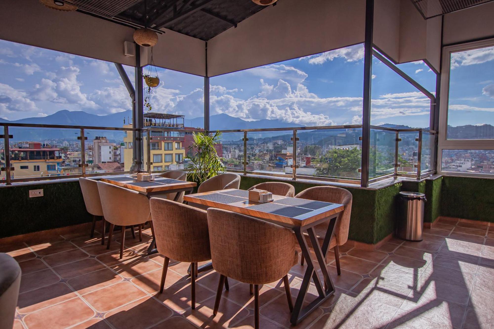 Hotel Vistara Kathmandu Exteriör bild